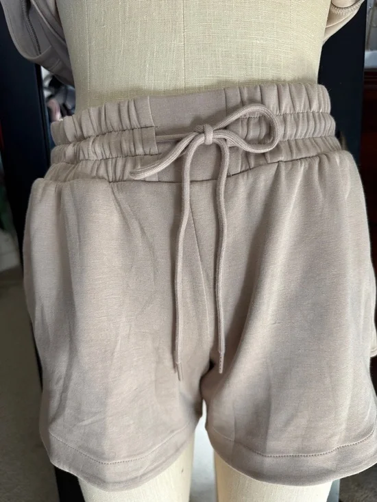 Bailey 44 Taupe Knit Short Set- size S - Picture 5 of 9